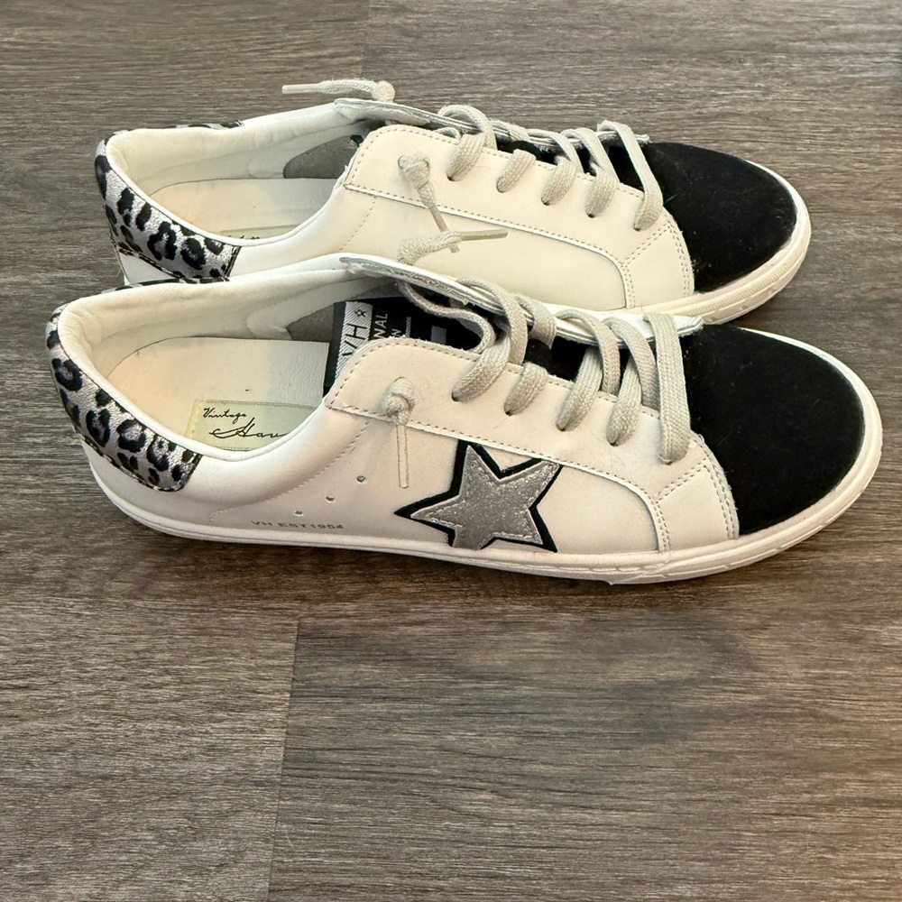 Women’s Vintage Havana sneakers leopard print size 10
